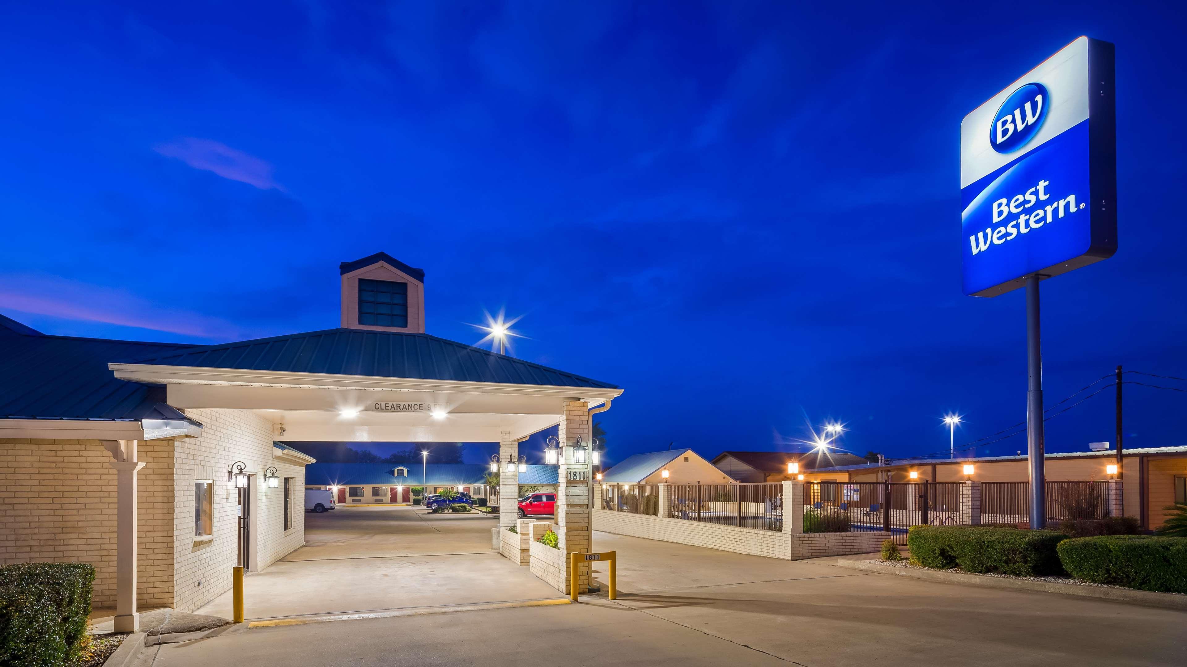 Best Western Regency Inn & Suites Gonzales Eksteriør bilde